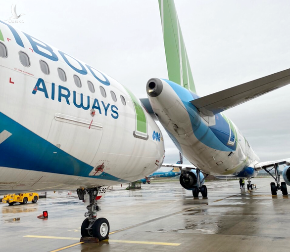 Hai máy bay Airbus A321 va nhau tại sân bay Nội Bài - Ảnh 1.