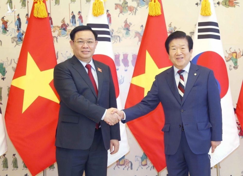 Chủ tịch Quốc hội Vương Đình Huệ hội đàm với Chủ tịch Quốc hội Hàn Quốc Park Byeong Seug.(Ảnh: Doãn Tấn/TTXVN)