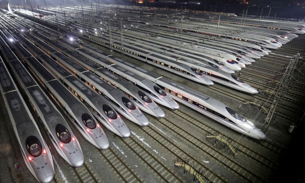 Các tàu cao tốc tại nơi bảo dưỡng ở Vũ Hán, Trung Quốc, hồi tháng 2/2018. Ảnh: Reuters.
