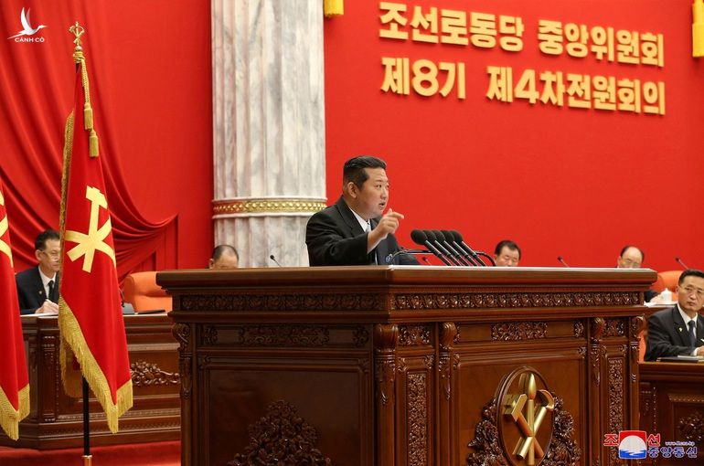 Ông Kim Jong-un xuất hiện với ngoại hình gầy chưa từng thấy - 4