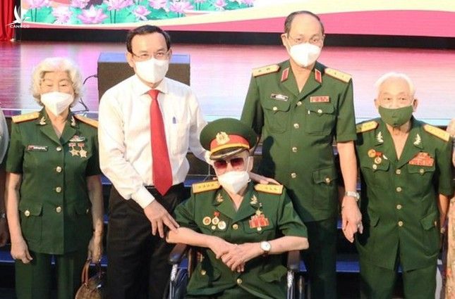Bí thư Thành uỷ Nguyễn Văn Nên: TPHCM đã vượt qua thời khắc cam go nhất ảnh 1