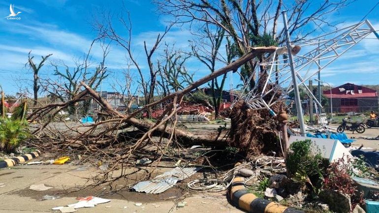 Siêu bão Rai san phẳng nhiều nơi ở Philippines, 24 người chết - 4