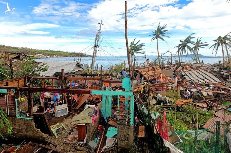 Siêu bão Rai san phẳng nhiều nơi ở Philippines, 24 người chết - 1