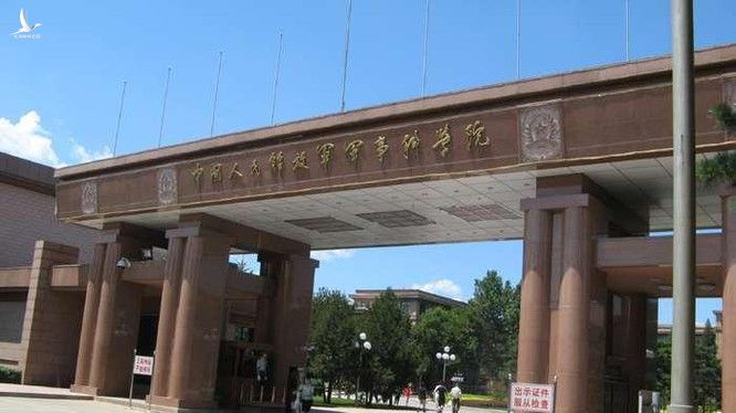 Viện Khoa học Quân y Trung Quốc cùng 11 cơ quan nghiên cứu khác bị Bộ Thương mại Mỹ trừng phạt vì phát triển vũ khí điều khiển não (Ảnh: Sina).