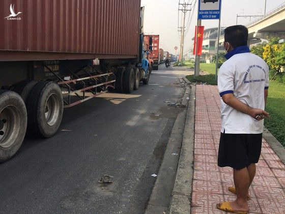 Kẹt xe nghiêm trọng trên tuyến xa lộ Hà Nội ảnh 6