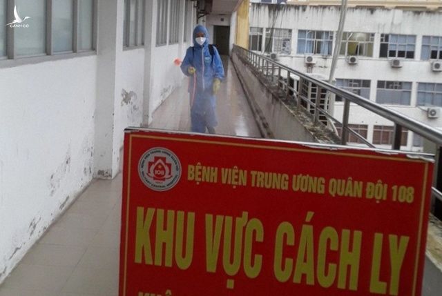 Người nhiễm biến thể Omicron đầu tiên tại Việt Nam được xuất viện