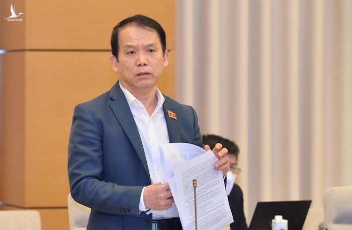 Chủ nhiệm Ủy ban Pháp luật Hoàng Thanh Tùng cho ý kiến tại phiên họp của Thường vụ Quốc hội chiều 18/1. Ảnh: Media Quốc hội