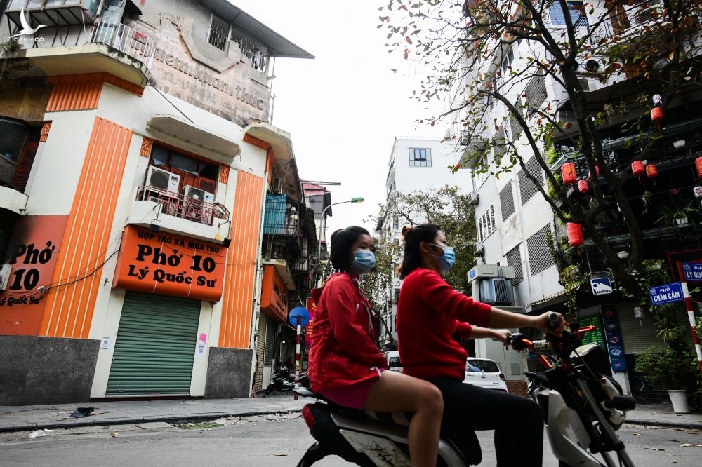 Hang an noi tieng, quan an ngon Ha Noi, dong cua ban mang ve anh 5