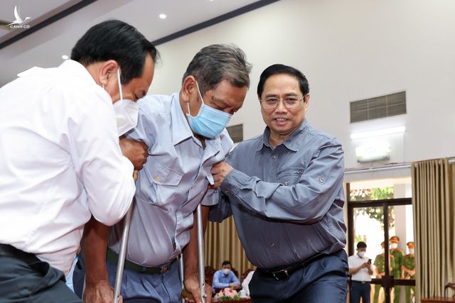 Thủ tướng Phạm Minh Chính: Đón người dân về quê an toàn, chăm lo để mọi người đều có Tết, bù đắp những khó khăn, mất mát do dịch bệnh - Ảnh 3.