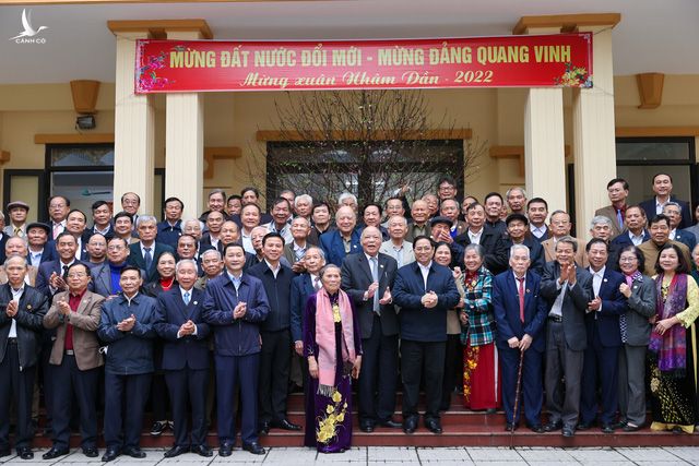 Thủ tướng Phạm Minh Chính: Tổ chức Tết vui tươi, an toàn, lành mạnh, tiết kiệm và tình nghĩa cho nhân dân - Ảnh 2.