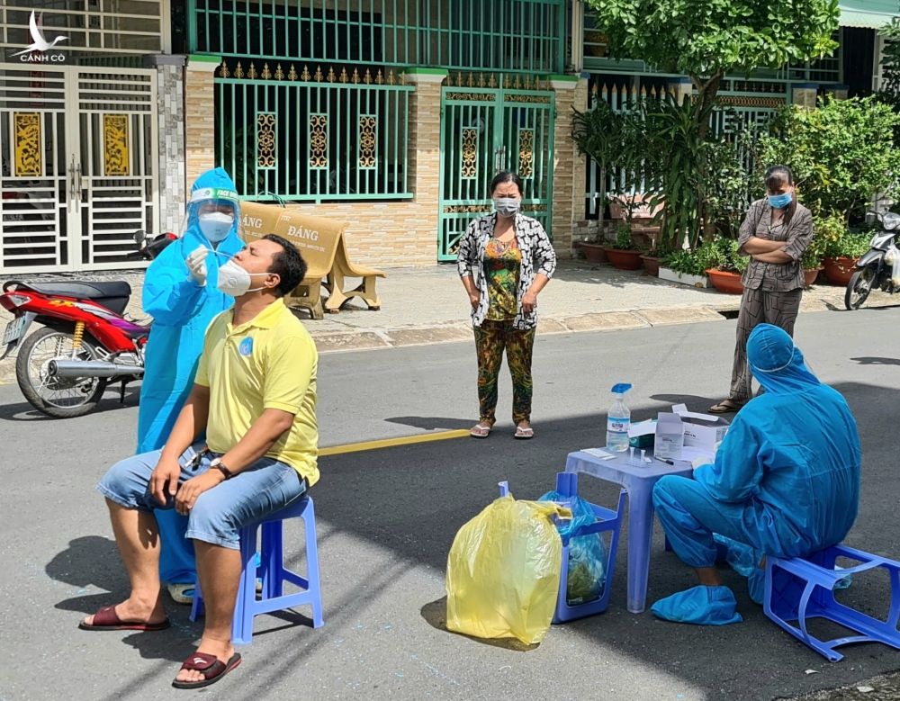 Bệnh viện Bạc Liêu mua kit test của Công ty Việt Á với giá hơn 500.000 đồng/bộ - ảnh 1