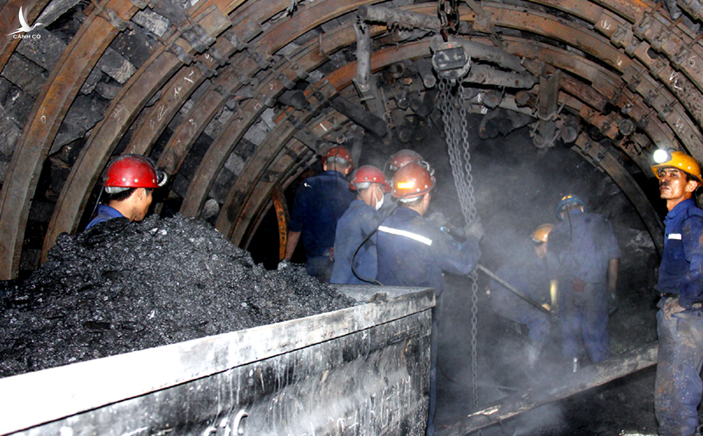 Thợ mỏ ở Việt Nam: Bất ngờ mức lương khi so với các lãnh đạo châu Á