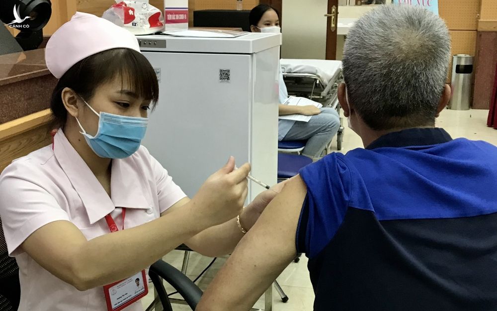 Chiều 15/1: Việt Nam đã tiếp nhận 209,6 triệu liều vaccine phòng COVID-19; tiêm gần 167 triệu liều