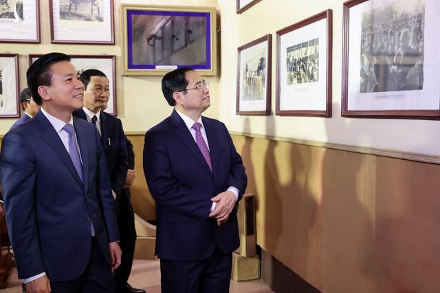 Thủ tướng dâng hương tưởng niệm Chủ tịch Hồ Chí Minh, thăm và chúc Tết tại tỉnh Thanh Hóa - Ảnh 3.