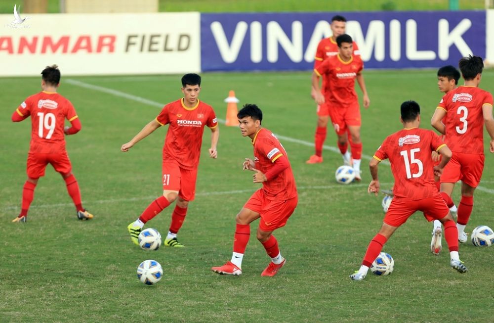 6 cầu thủ bị loại trước trận Trung Quốc, bất ngờ vì có Minh Vương, Xuân Mạnh - ảnh 2