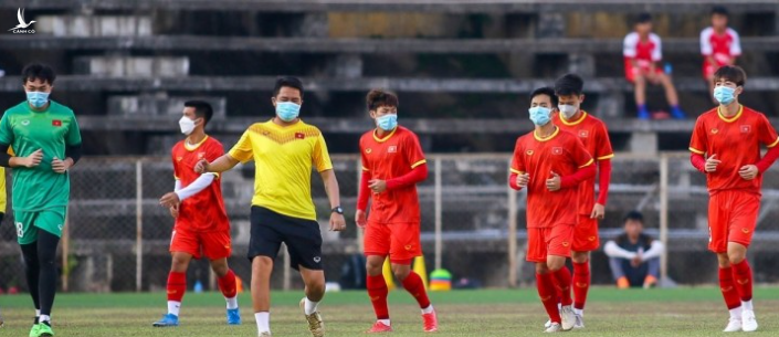 NÓNG: BTC đổi luật, U23 Việt Nam vẫn được thi đấu kể cả không đủ 11 người - Ảnh 2.