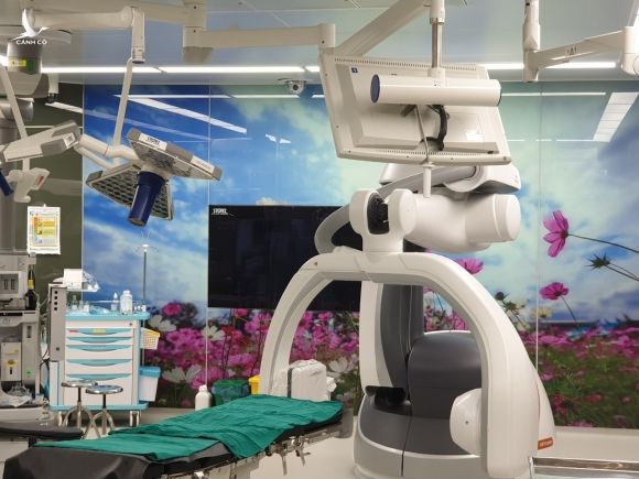 Điều tra vụ 'thổi' giá Robot phẫu thuật sọ não tại Bệnh viện Thanh Nhàn - ảnh 1