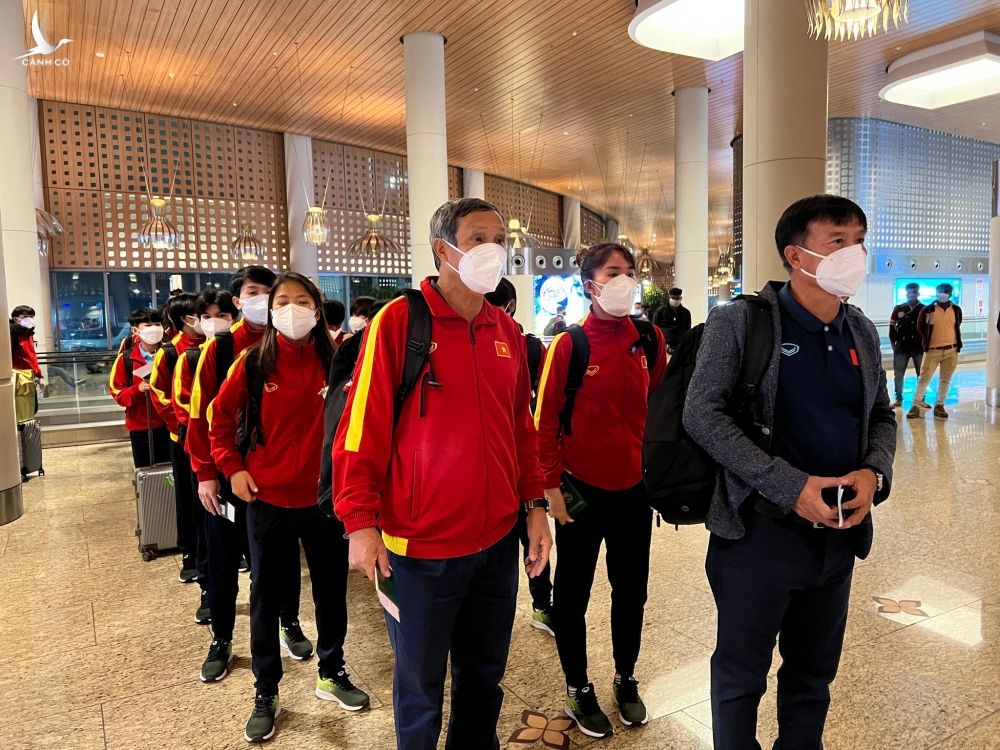 Chào đón tuyển nữ Việt Nam trở về quê hương với suất World Cup lịch sử - ảnh 4