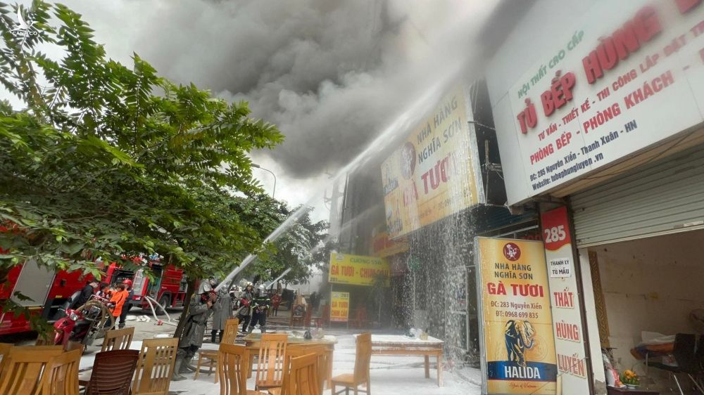 Cháy, nổ lớn tại nhiều nhà hàng, công ty ở Hà Nội - ảnh 2