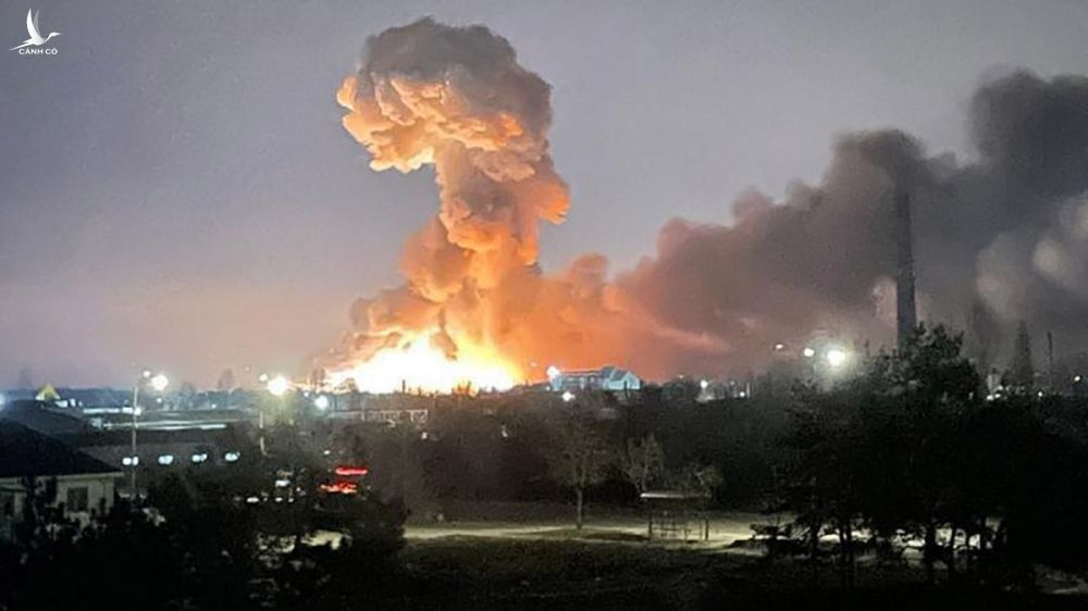 Một vụ nổ lớn tại thủ đô Kiev của Ukraine trong ngày 24/2. (Ảnh: AP)