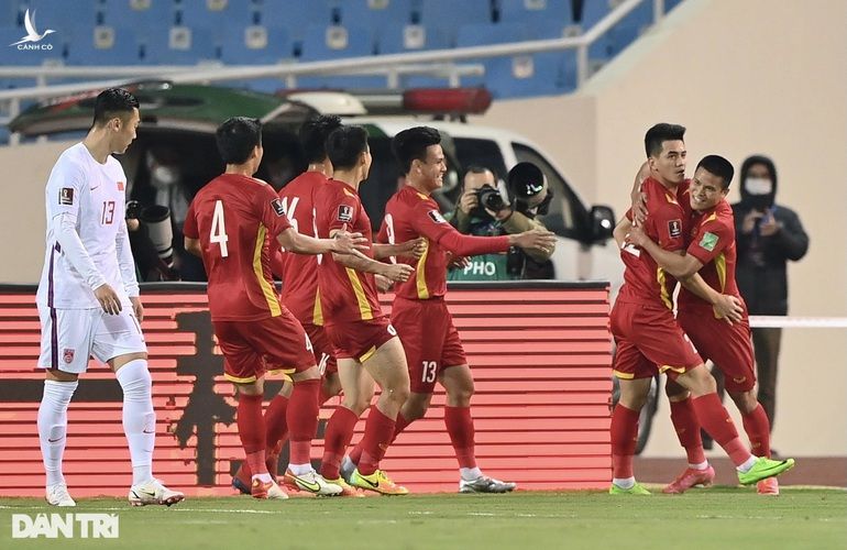 HLV Trung Quốc: Thật khó chấp nhận khi thua đội tuyển Việt Nam - 1