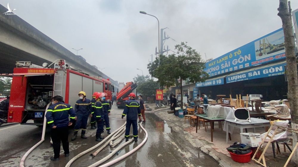 Cháy, nổ lớn tại nhiều nhà hàng, công ty ở Hà Nội - ảnh 5