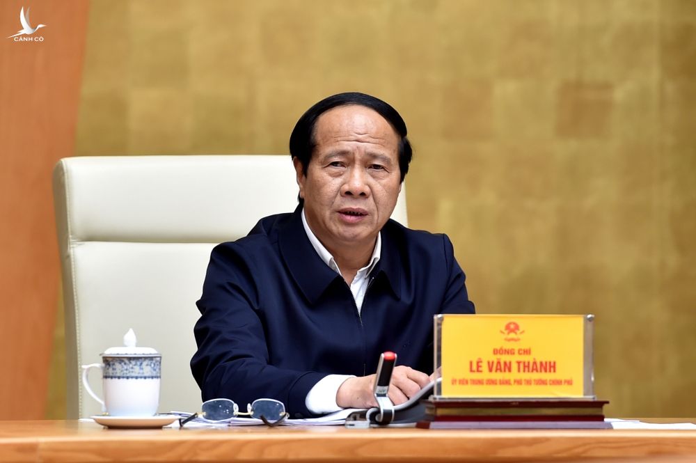 Phó thủ tướng Lê Văn Thành chủ trì họp về các dự án kết cấu hạ tầng giao thông trong chương trình phục hồi kinh tế, chiều 11/2. Ảnh: Đức Tuân