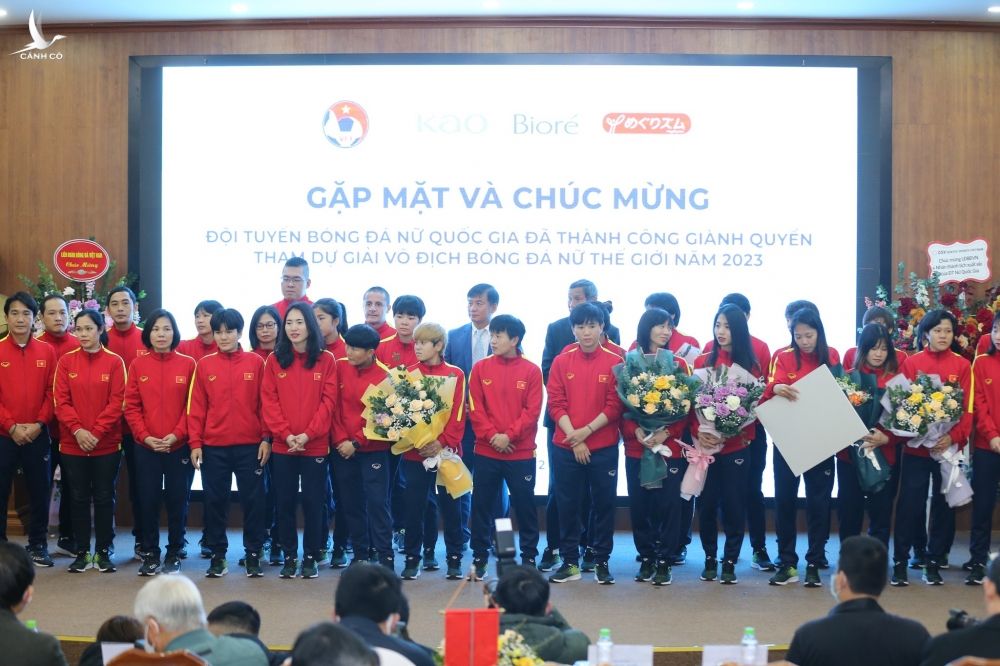 Tuyển nữ Việt Nam 'nghẹt thở' vì tiền thưởng và hiện vật tăng chóng mặt - ảnh 3