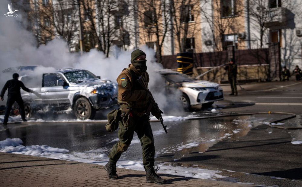 NÓNG: Bộ Quốc phòng Nga ra lệnh tiến công vào Ukraine từ “tất cả các hướng”