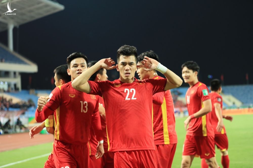 Đội Trung Quốc đại bại, hai ngôi sao Việt Nam chia sẻ cảm xúc từ trái tim - ảnh 2