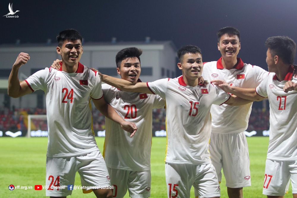 HLV Đinh Thế Nam: U23 Việt Nam đủ quân, không bị xử thua ở bán kết