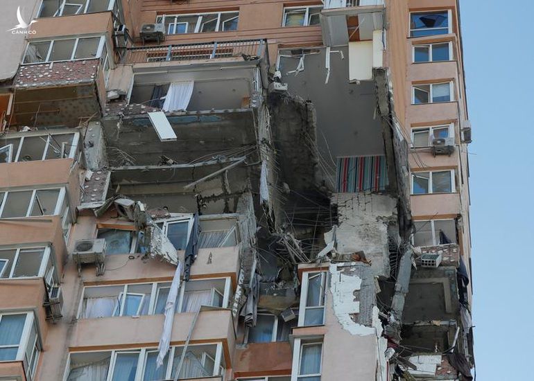 Ukraine đổ nát, tan hoang sau 4 ngày hứng mưa hỏa lực - 1