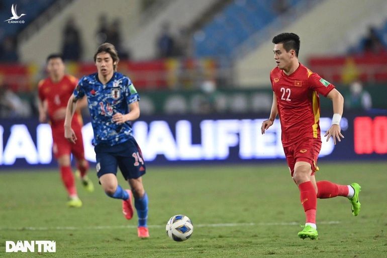 Đội tuyển Việt Nam 2-0 Trung Quốc (hiệp 1): Tiến Linh nhân đôi cách biệt - 1