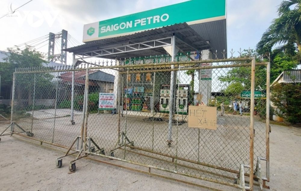 Một cửa hàng xăng dầu tại An Giang đóng cửa tạm nghỉ bán.