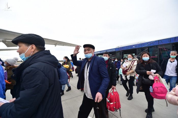cận cảnh chuyến bay thứ 2 đón gần 300 công dân từ ukraine về nước