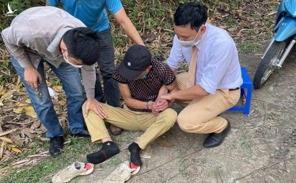 Nóng: Bắt kẻ truy nã đặc biệt nguy hiểm Lý Văn Thành đang trên đường trốn sang Lào