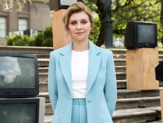 Người vợ xinh đẹp, kín tiếng của Tổng thống Ukraine Zelensky ảnh 1