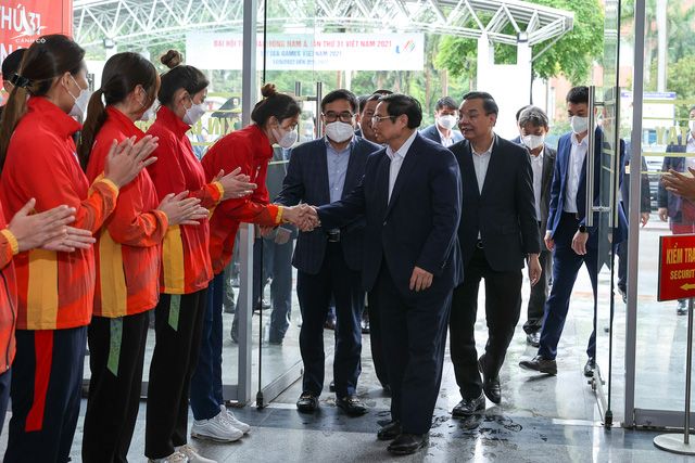 Thủ tướng động viên đoàn thể thao Việt Nam, kiểm tra công tác chuẩn bị SEA Games 31 - Ảnh 8.