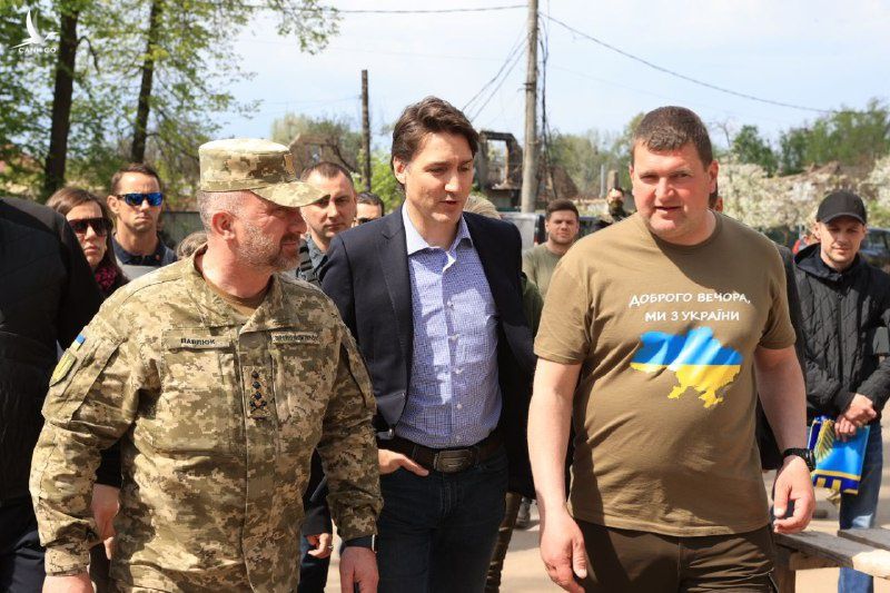 Thu tuong Canada tham Ukraine anh 1