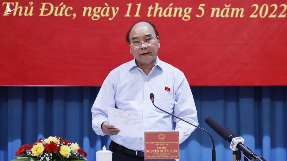 Chủ tịch nước Nguyễn Xuân Phúc tiếp xúc cử tri tại TP Thủ Đức