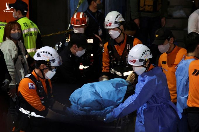 Hiện trường thảm kịch giẫm đạp khiến 149 người chết ở Hàn Quốc - 11