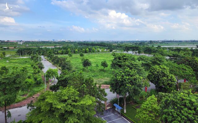 Hai thành phố phía Bắc và Tây của Hà Nội còn nhiều đất để phát triển đô thị. (Ảnh: Quang Phong)