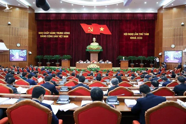 Tại Hội nghị Trung ương 8, Ban Chấp hành Trung ương Đảng thảo luận về Đề án Tổng kết 10 năm thực hiện Nghị quyết Trung ương 8 khóa XI về Chiến lược bảo vệ Tổ quốc trong tình hình mới.