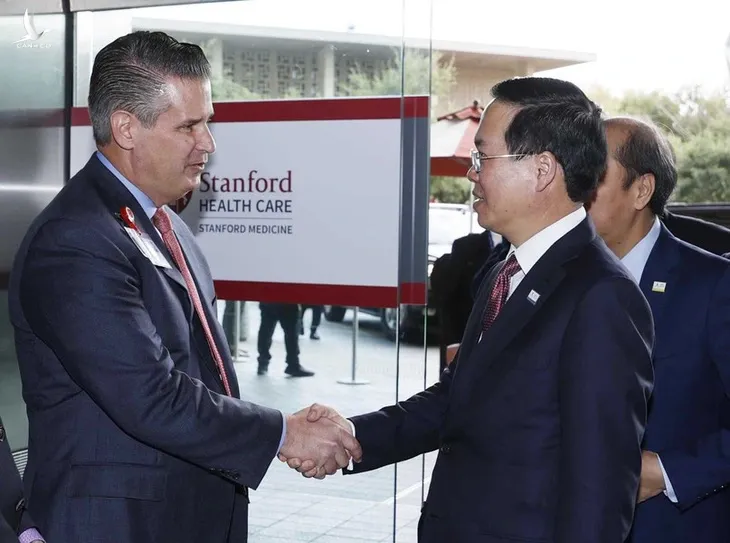 Chủ tịch nước Võ Văn Thưởng gặp lãnh đạo Đại học Stanford.