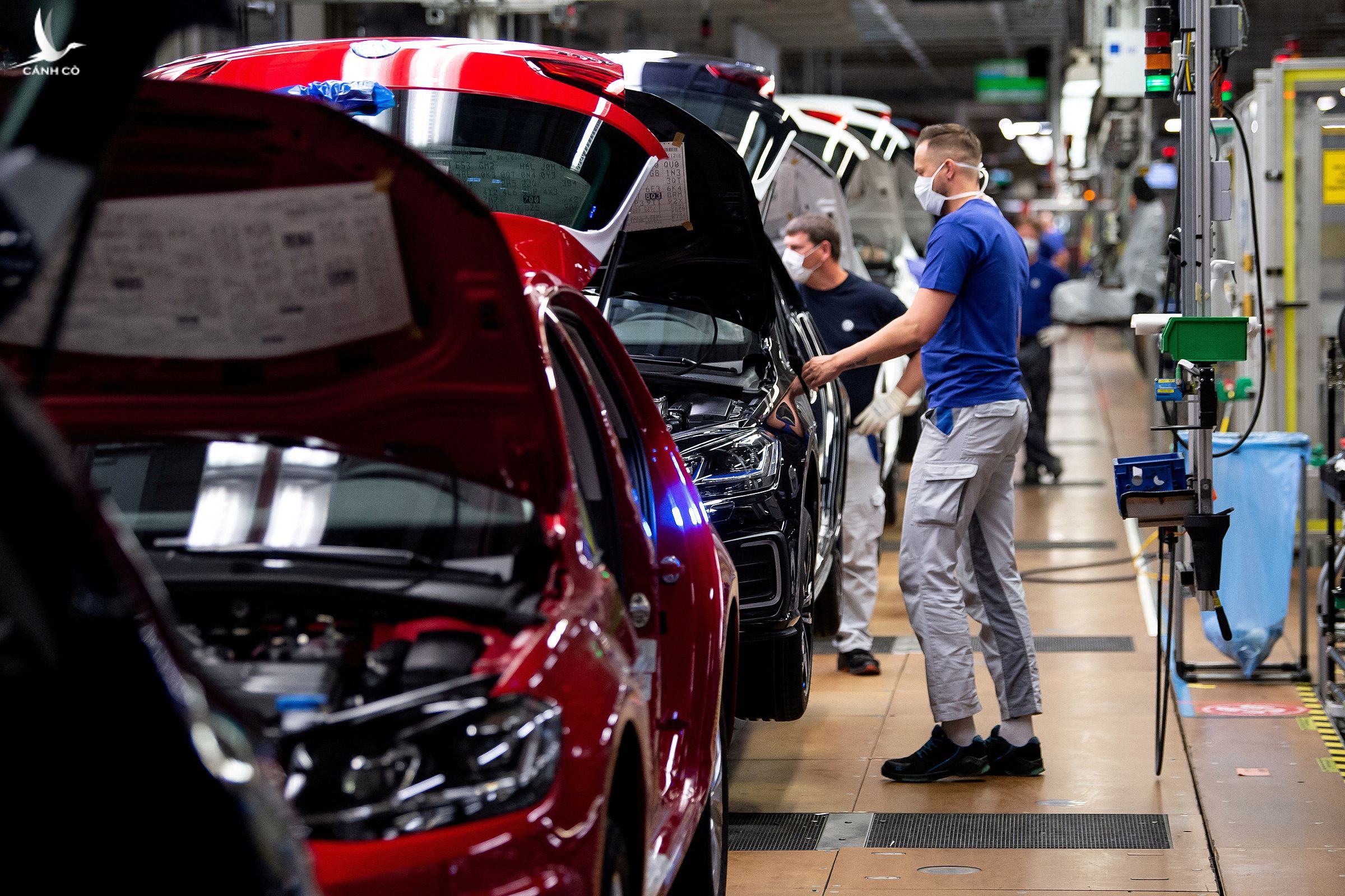 Dây chuyền sản xuất của Volkswagen tại Wolfsburg, Đức ngày 27/4/2020.