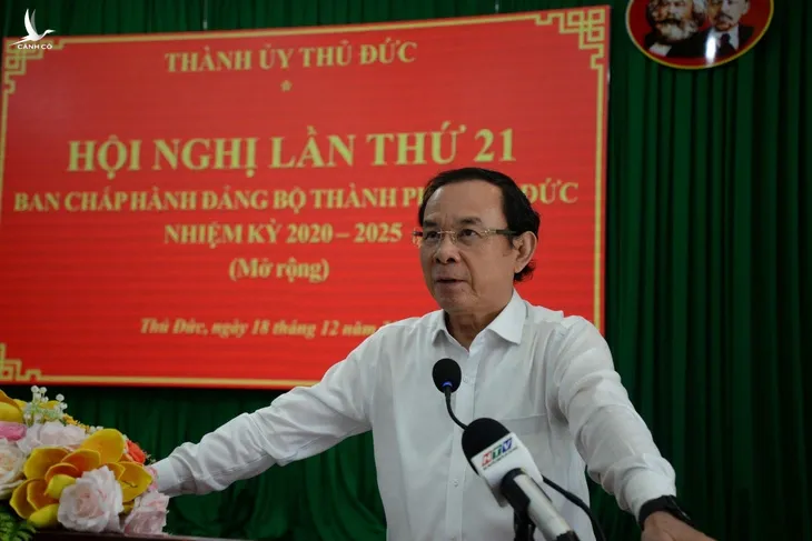 Bí thư Nguyễn Văn Nên phát biểu tại Hội nghị Thành ủy TP Thủ Đức.