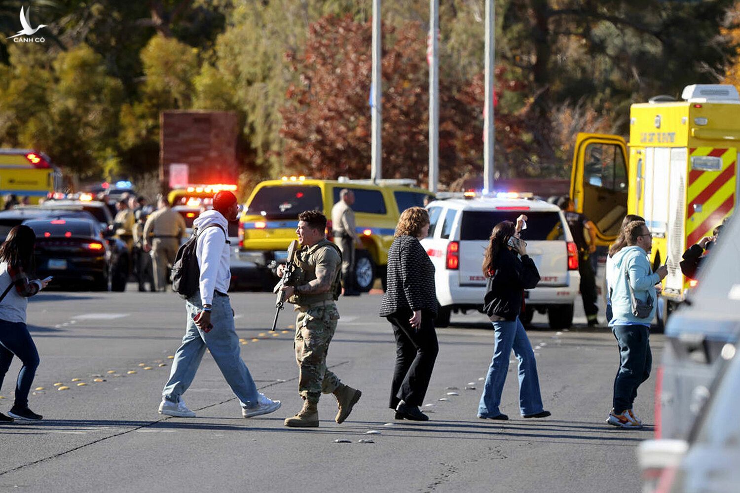 Cảnh sát sơ tán sinh viên tại Đại học Nevada, Las Vegas sau vụ nổ súng ngày 6/12.