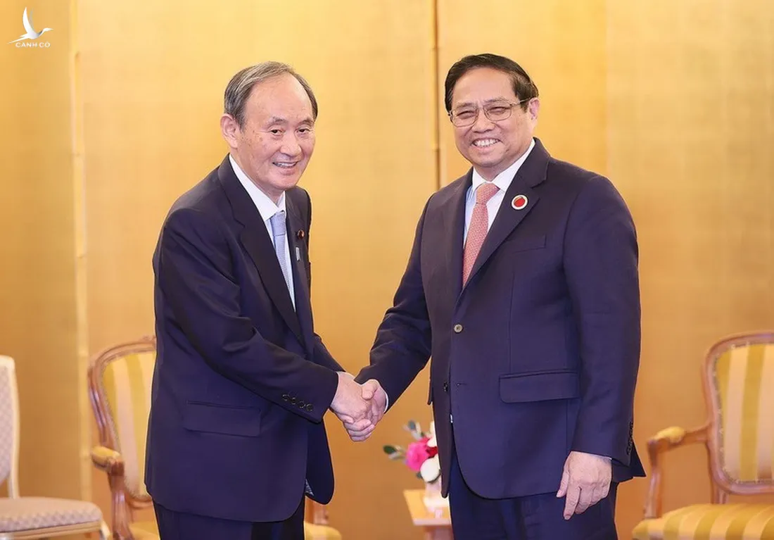 Thủ tướng Phạm Minh Chính trong cuộc gặp cựu Thủ tướng Nhật Bản Suga Yoshihide