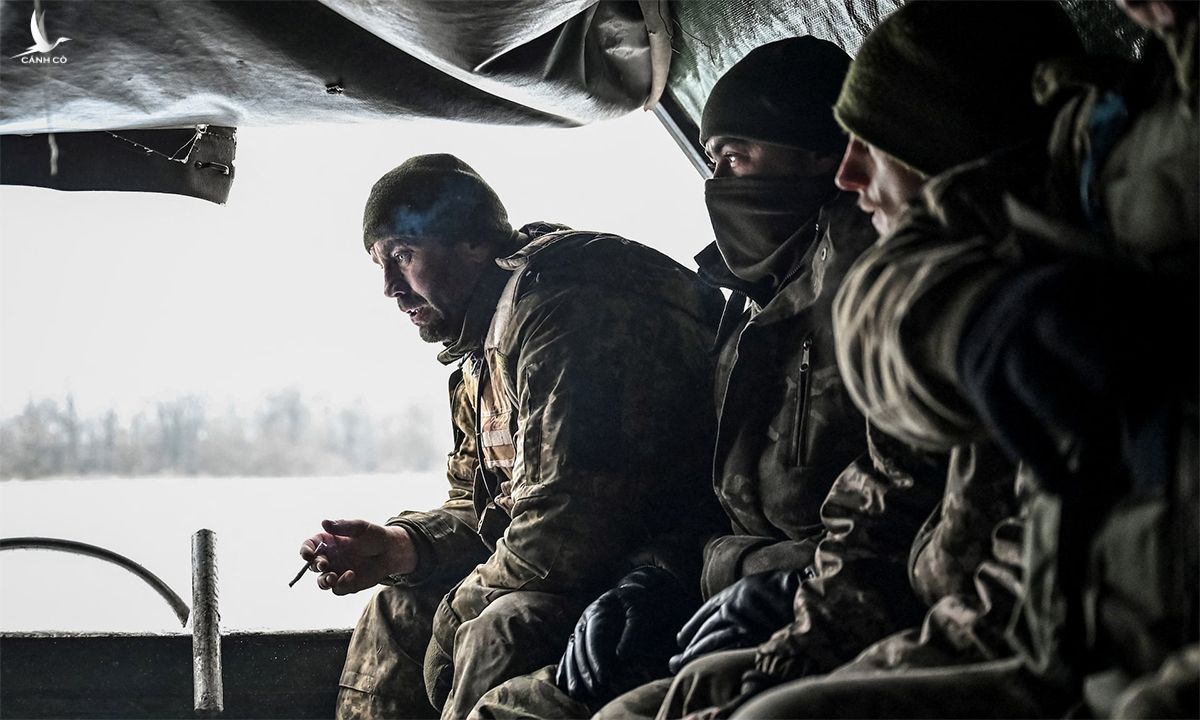 Binh sĩ Ukraine trên thao trường tại tỉnh Zaporizhzhia ngày 11/1.