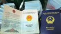 Thêm nơi sinh vào hộ chiếu mới: Tưởng dễ mà không dễ